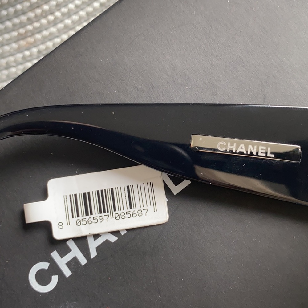 Chanel Sunglasses - Picture 7 of 8